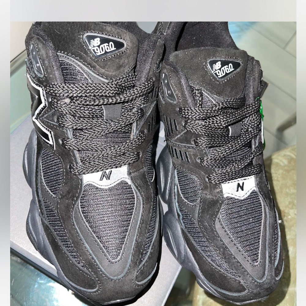 New Balance 9060 Triple Black. - Picture 4 of 4